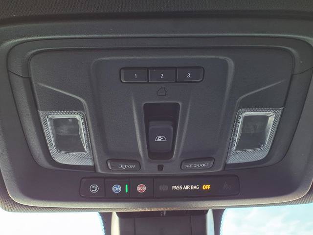 Used 2023 GMC Sierra 2500 AT4 w/ AT4 Preferred Package AWD/4WD image 17