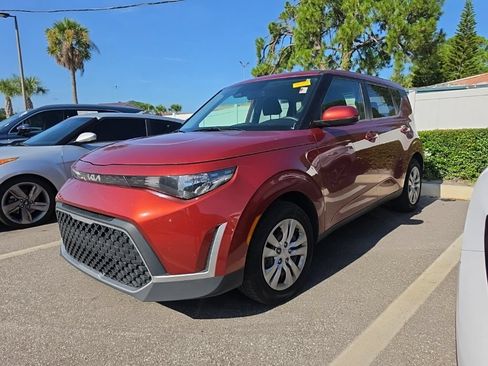 Certified 2023 Kia Soul LX FWD image 5
