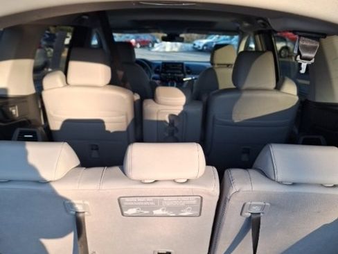 Used 2023 Honda Odyssey EX-L image 8
