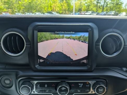 Used 2023 Jeep Wrangler Unlimited Sahara w/ Cold Weather Group AWD/4WD image 26
