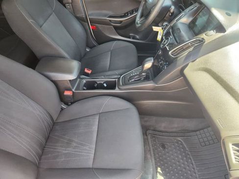 Used 2018 Ford Focus SEL image 14