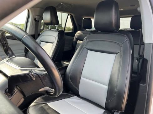 Used 2023 Ford Explorer XLT w/ Equipment Group 202A AWD/4WD image 12