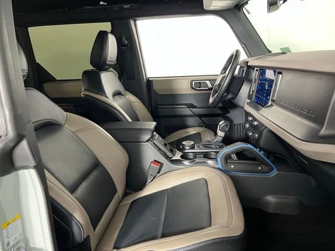 Used 2024 Ford Bronco Wildtrak image 35