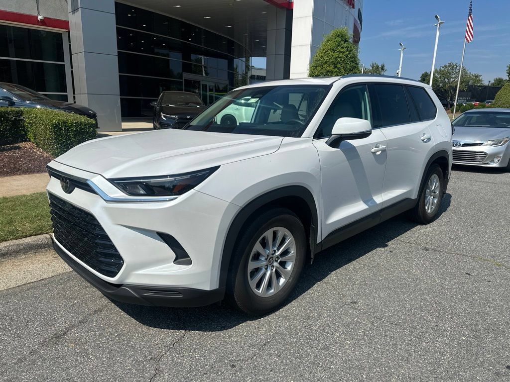 Used 2026 Toyota Grand Highlander AWD Hybrid image 3