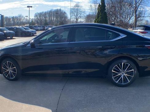Used 2024 Lexus ES 350 w/ Premium Package image 5