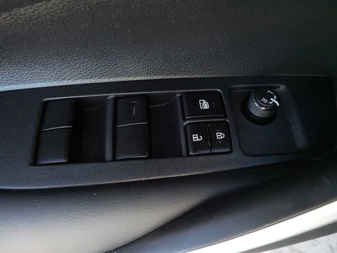 Used 2023 Toyota Corolla SE w/ SE Premium Package image 19