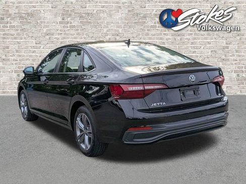 Used 2024 Volkswagen Jetta SE FWD image 6