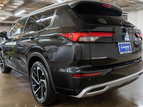 Used 2024 Mitsubishi Outlander SEL AWD/4WD image 9