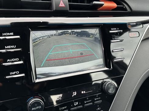 Used 2018 Toyota Camry SE image 28