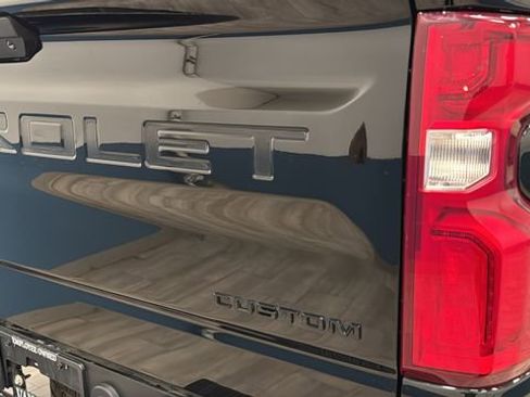 Used 2022 Chevrolet Silverado 1500 Custom Trail Boss w/ LPO, Dark Essentials Package AWD/4WD image 36