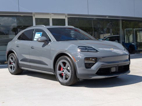 New 2025 Porsche Macan 4S Electric AWD/4WD image 7