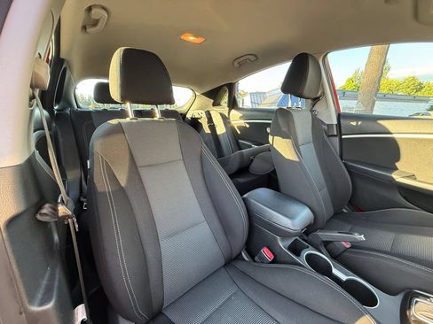 Used 2014 Hyundai Elantra GT FWD image 33