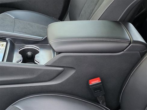 New 2025 Jeep Grand Cherokee Altitude image 8