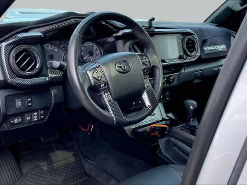 Used 2021 Toyota Tacoma TRD Sport w/ TRD Premium Sport Package AWD/4WD image 15