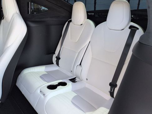 Used 2024 Tesla Model X Plaid image 31