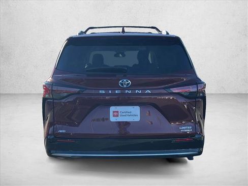 Certified 2022 Toyota Sienna Limited image 6