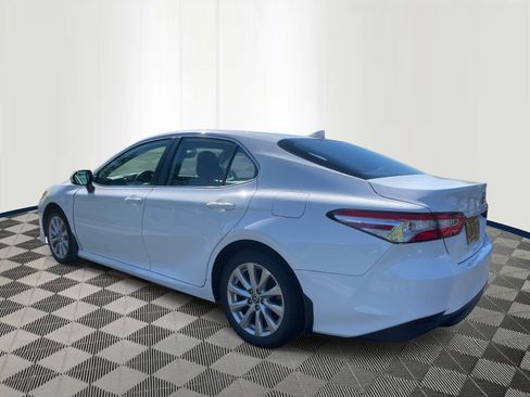 Used 2020 Toyota Camry LE FWD image 6