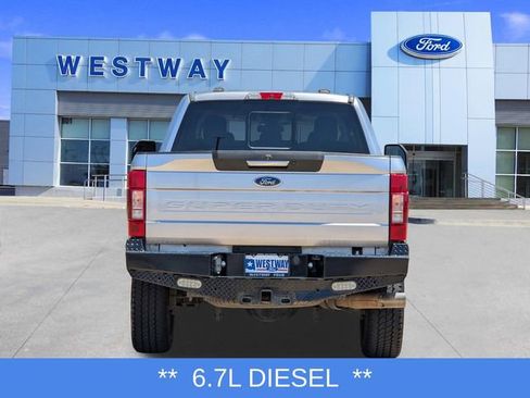 Used 2021 Ford F250 Lariat w/ Lariat Value Package AWD/4WD image 4