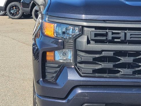 Used 2022 Chevrolet Silverado 1500 Custom image 3