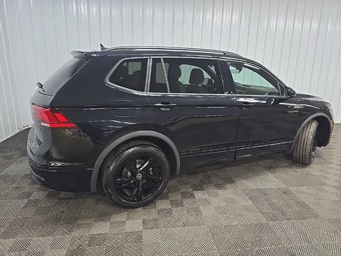 Used 2023 Volkswagen Tiguan SE R-Line AWD/4WD image 3