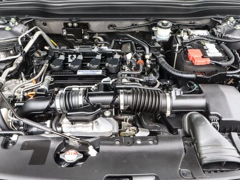 Used 2018 Honda Accord Sport image 16