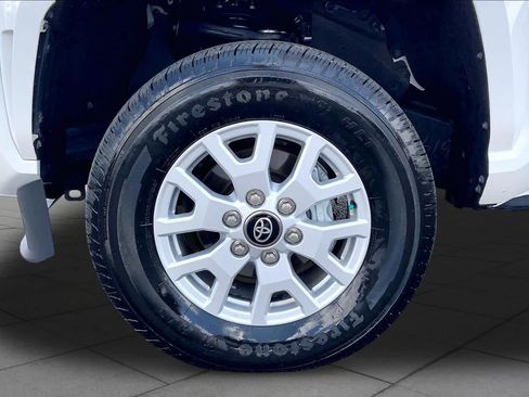 Used 2025 Toyota Tacoma SR AWD/4WD image 11
