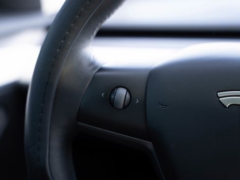 Used 2021 Tesla Model 3 Performance image 19