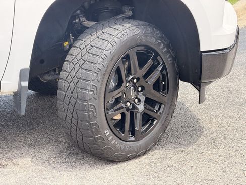 Used 2023 Chevrolet Silverado 1500 LT Trail Boss AWD/4WD image 5