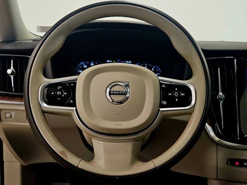 Used 2021 Volvo S60 T5 Momentum w/ Climate Package image 17