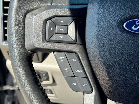 Used 2018 Ford F150 XLT w/ Equipment Group 302A Luxury AWD/4WD image 23
