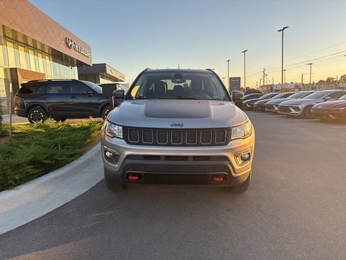 Used 2019 Jeep Compass Trailhawk image 2