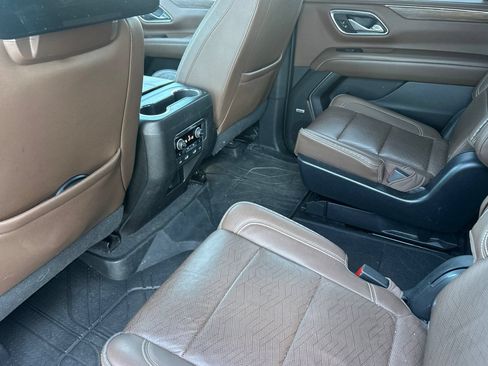 Used 2021 Chevrolet Suburban High Country w/ Premium Package AWD/4WD image 14