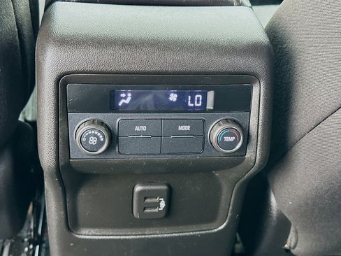 Used 2019 GMC Acadia SLE w/ LPO, Floor Liner Package FWD image 16