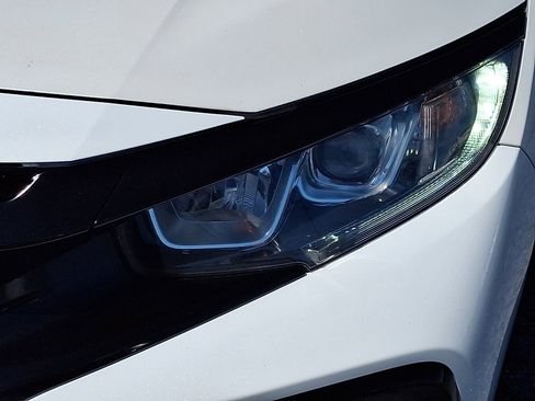 Used 2019 Honda Civic EX image 9