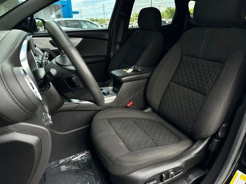 Used 2021 Chevrolet Blazer LT FWD image 12