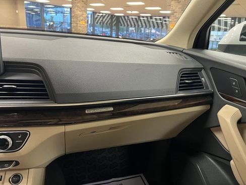 Used 2019 Audi Q5 2.0T Premium w/ Convenience Package image 27