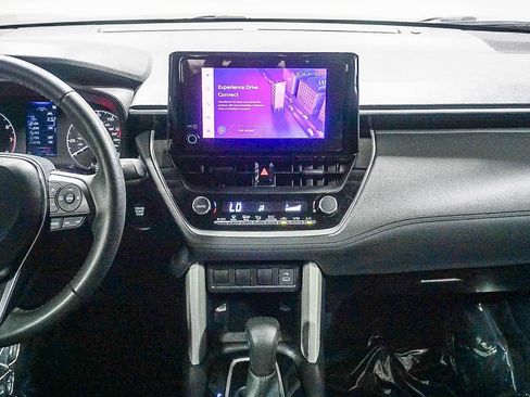 Certified 2025 Toyota Corolla Cross LE FWD image 15