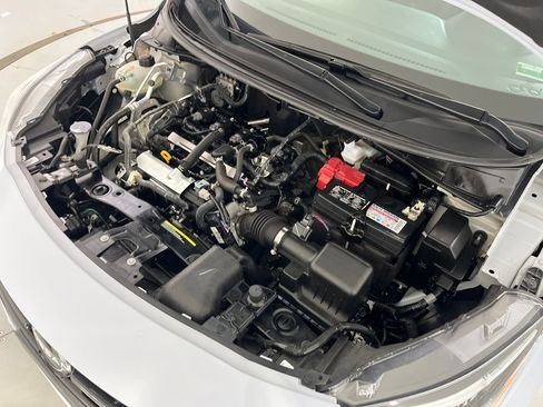 Used 2024 Nissan Versa SR w/ Trunk Package image 11