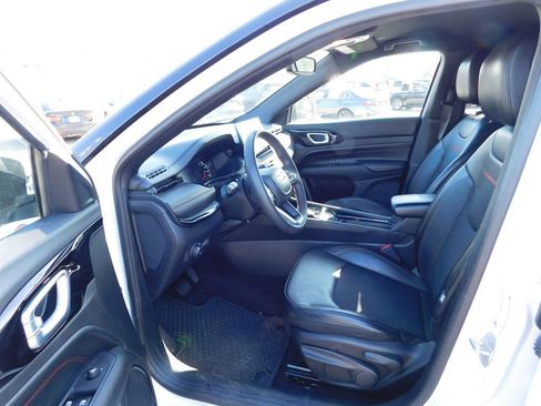 Used 2023 Jeep Compass Trailhawk image 16