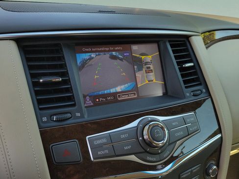 Used 2017 INFINITI QX80 2WD w/ Driver Assistance Package image 19