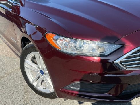 Used 2018 Ford Fusion SE FWD image 5