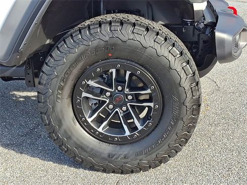 Used 2026 Jeep Wrangler Unlimited Rubicon w/ Xtreme 35 Tire Package image 6