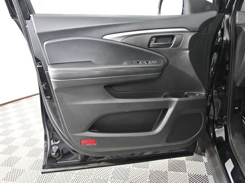 Used 2025 Honda Ridgeline Sport image 18