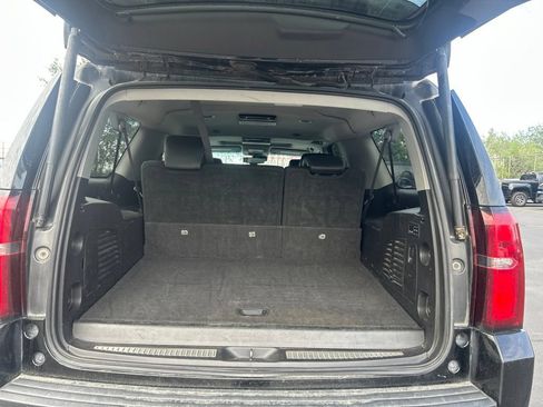 Used 2016 Chevrolet Suburban LT w/ Luxury Package AWD/4WD image 8
