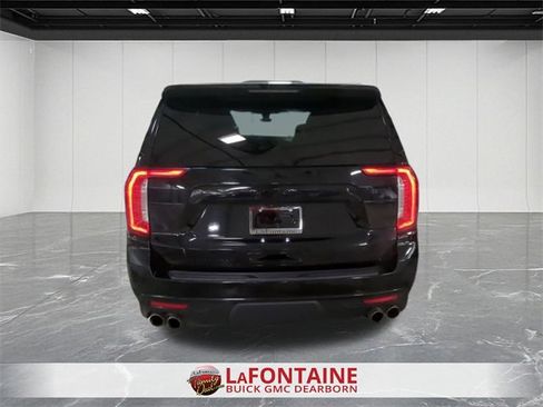 Used 2021 GMC Yukon XL Denali w/ Denali Premium Package image 7