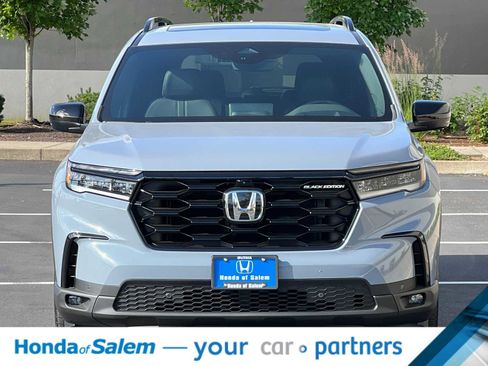 New 2025 Honda Pilot Black Edition image 10