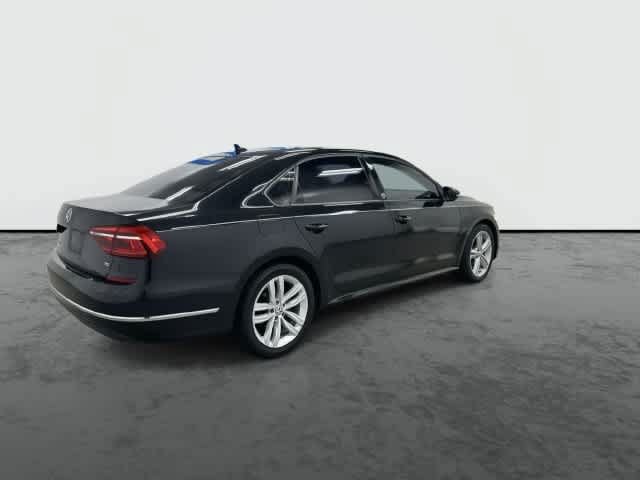 Used 2019 Volkswagen Passat 2.0T Wolfsburg w/ Wheels & Sunroof Package FWD image 4