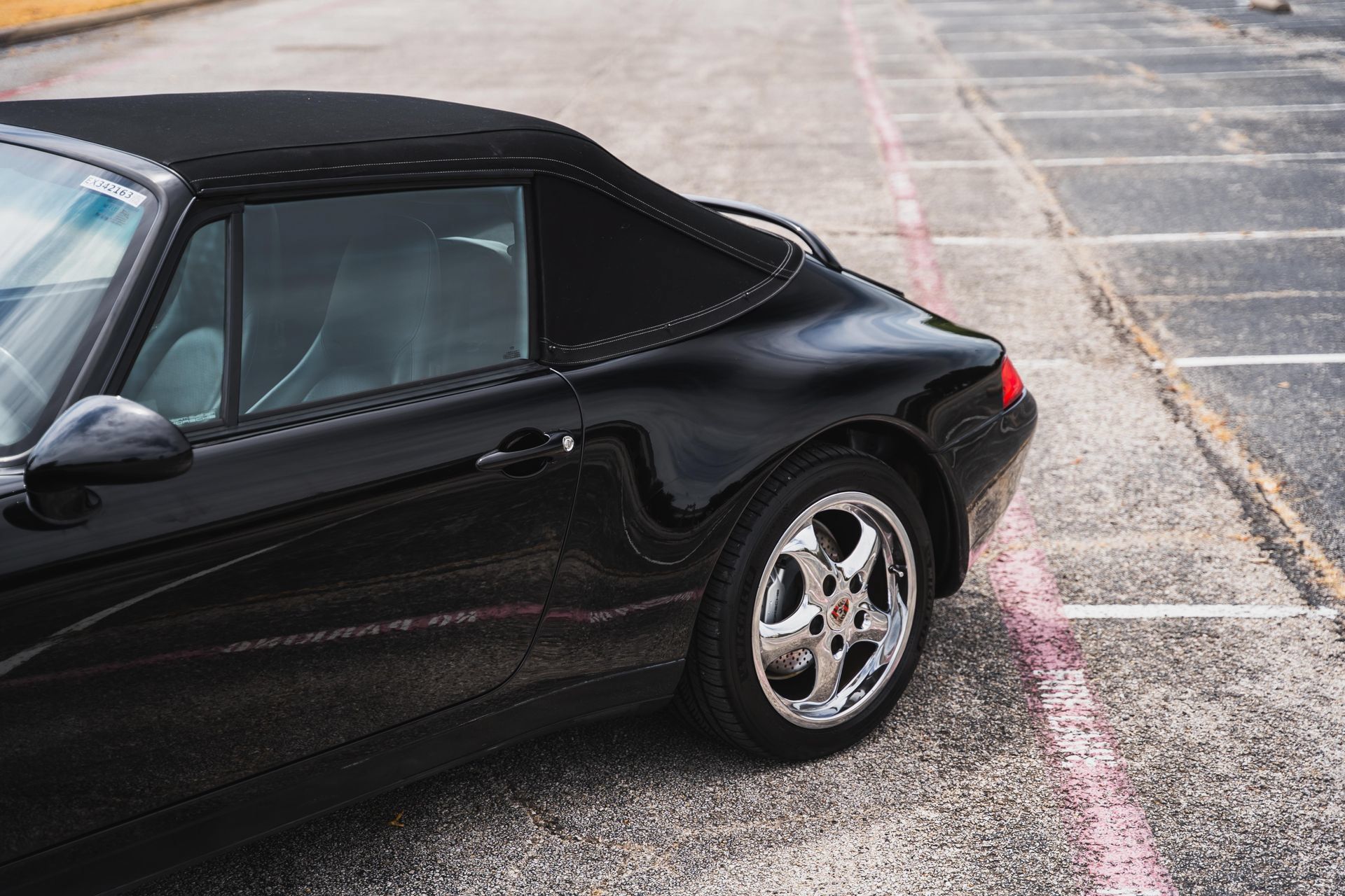 Used 1995 Porsche 911 Carrera RWD image 34