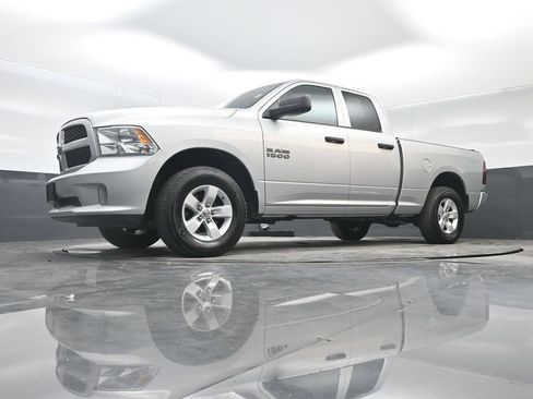 Used 2018 RAM 1500 Express AWD/4WD image 26