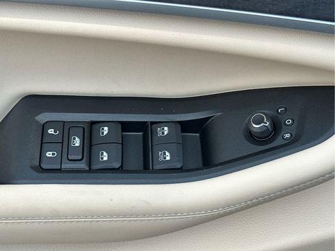 New 2025 Jeep Grand Cherokee Limited w/ Luxury Tech Group II image 28